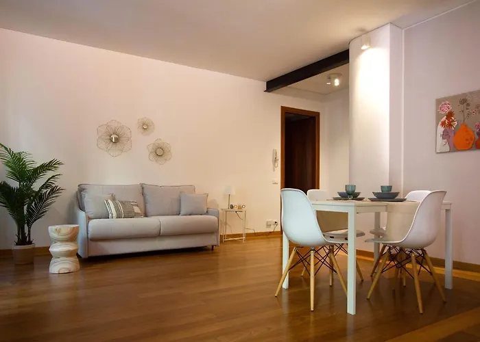 Dolfin * * * * * דירה